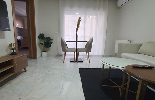 Tunis Apartamento | Chic 1-bedroom apartment with AC, WiFi in amazing Tunis