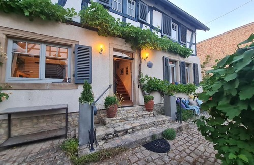 Vendersheim Apartamento | Guest.Haus im Fachwerk - ÜB Apartment /Bathroom&Bedroom, Kitchen, Dining room