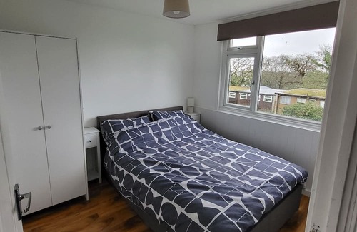 Kilkhampton Cabina | Bright and spacious 2 bedroom holiday lodge. Free wi-fi and pet friendly!