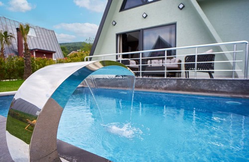Masukiye Casa | 1+1 Private Pool-Lake View-Fireplace Bungalow for 3 People in Kartepe Maşukiye