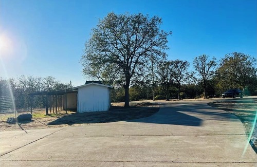 Cottonwood Apartamento | #2 Relaxing Rustic Retreat studio on 21 acres in Cottonwood WiFi, AC, Yoga room