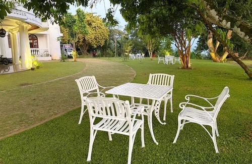 Yatinuwara Casa | Soothing Homestay with AC in Polgahamulla
