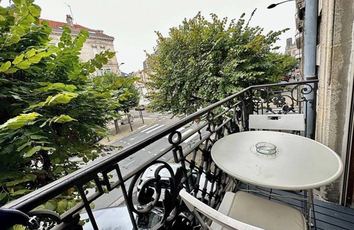 Hincmar Apartamento | Libergier 1D - Balcon et vue cathédrale! Hyper centre !