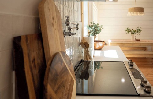 Pocono Summit Cabina | The Hummingbird Cabin / Pocono Mountains Oasis