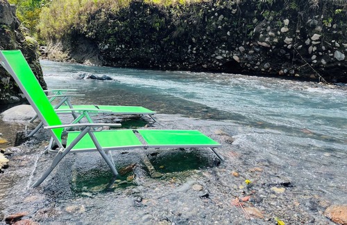 Guayabo Casa | Nestled at the base of Rincon de la Vieja Volcano and bordering the Rio Celeste.