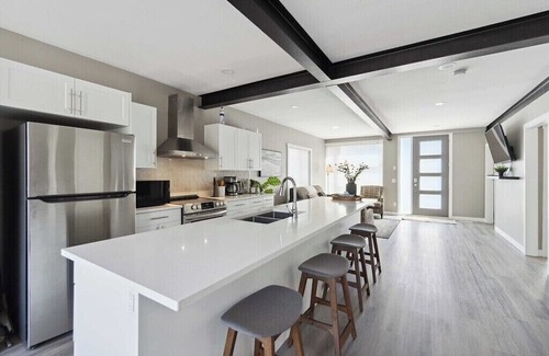 Central Alberta Casa | Modern Lakehouse and Guest home with Partial Lake View