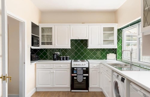 Frampton on Severn Casa | Pass the Keys | Central 3 Bed House in Stratford Upon Avon