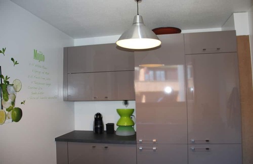 Leysin Apartamento | Comfortable apartment with balcony and view