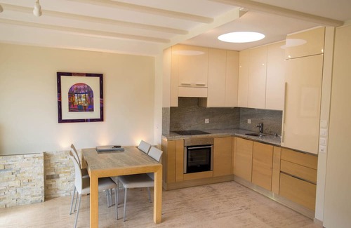 Leukerbad Apartamento | The Cristal apartment house is situated in a quiet, sunny and central location