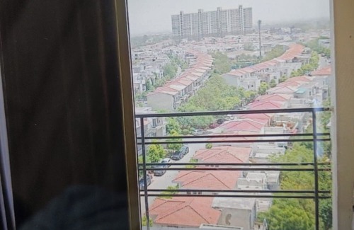 Greater Noida Apartamento | Soothing apartment with AC in Greater Noida, apartment with all luxury amenities