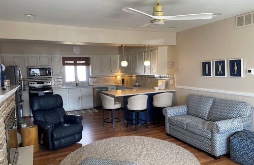 Belleville Casa | Clean, 3-bedroom cottage home with pool in the charming city of Belleville.