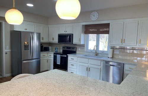 Belleville Casa | Clean, 3-bedroom cottage home with pool in the charming city of Belleville.