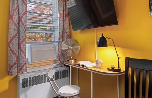 Downtown Harrisburg Casa | Multi-Family Mansion w/Honeymoon Suite - SLP25