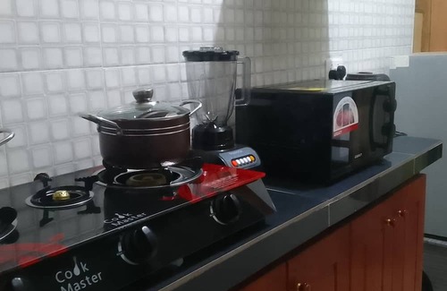 Sunyani Apartamento | MVH Apartment in Sunyani with free WiFi, AC and fully furnished kitchen.