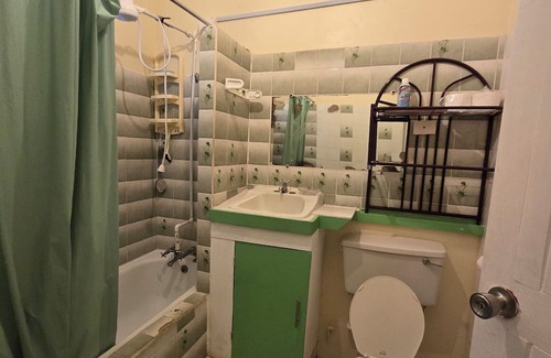 Ciceron Casa | Charming and spacious 2-bedroom 1 bath house in lovely Castries with WiFi, AC,