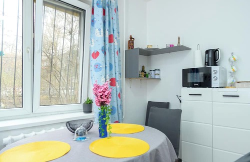 Almaty Apartamento | Spacious 3-bedroom apartment in lovely Almaty with WiFi