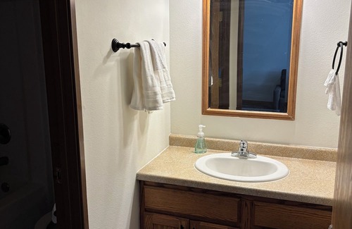 Stevens Point Condominio | Charming 2-bedroom condo with AC, WiFi in Stevens Point Noise Potential
