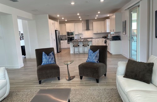 Woodland Casa | Private Cheery Suite br4–private bathroom
