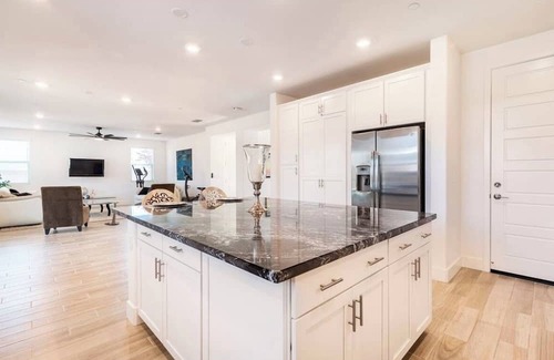 Woodland Casa | Private Cheery Suite br4–private bathroom