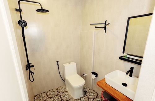 Dhigurah Cama Y Desayuno | Sea view room with balcony