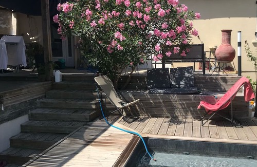 Nerac Casa | A relaxing, easy-going stay. Charming garden and swimming pool.