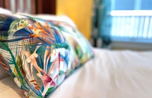 Provincetown Cabina | A Departure From the Ordinary: Our Tropical Escape