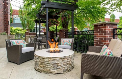 Downtown Casa | Enjoy an extended stay at our room in Redmond, WA