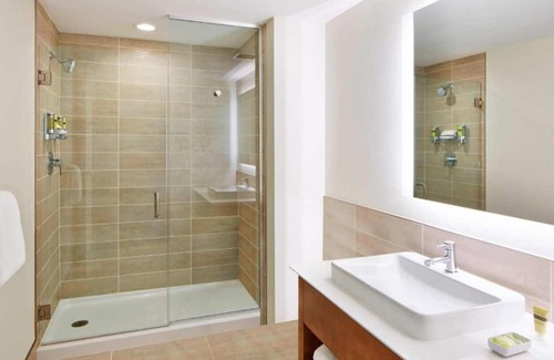 Overlake Casa | Extended stay re-imagined at our spacious Redmond.