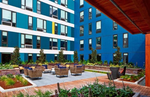 Overlake Casa | Extended stay re-imagined at our spacious Redmond.