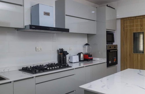 Ofin Apartamento | Cosy Japandi Style 3BR Apt Central Victoria Island