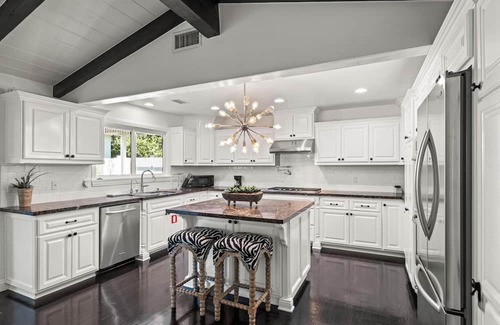 Rancho Palos Verdes Casa | Luxurious 6BR Retreat in Palos Verdes - Main House and a Premier Back House