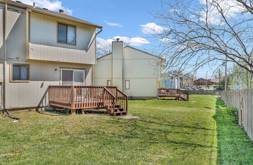 Southwest Topeka Casa | Spacious townhome - 2-bedrooms with King Beds in quite cul-de-sac - sleeps 6