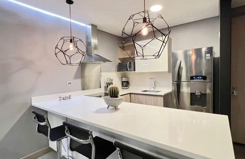 El Castillo Apartamento | El Poblado cerca a Provenza, cool apartamento con piscina y zonas para compartir