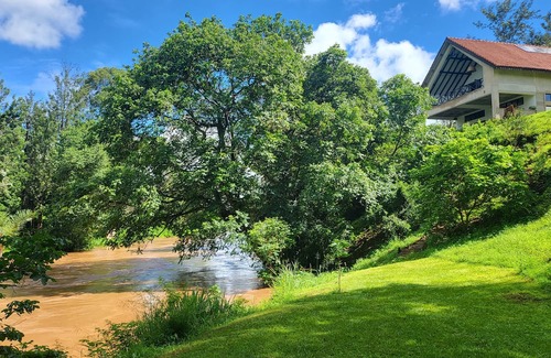 Sagana Cabaña | Rustic charm nestled along the peaceful banks of River Sagana & River Mathioya.