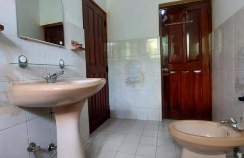 Kandy Cama Y Desayuno | Mystique Hideout : Double Room with Patio
