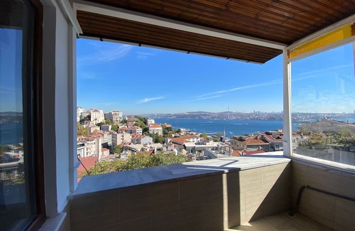 Harbiye Casa | Charming 4-bedroom building with AC, WiFi in pleasant Istanbul