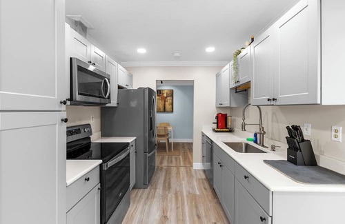 Tamarac Casa | Lakefront 3BR Home in Tamarac – Peaceful Views & Cozy Comfort
