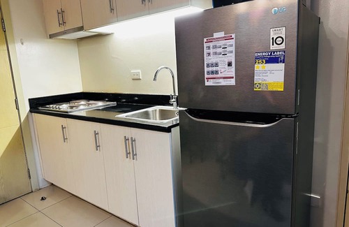 Salcedo Village Condominio | Cozy 2-bedroom condo with AC, WiFi in pleasant Makati