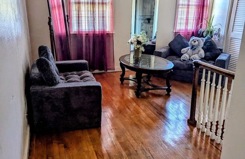 Allouez Casa | Spacious 4-bedroom house in peaceful Green Bay with AC, Free Wi-Fi
