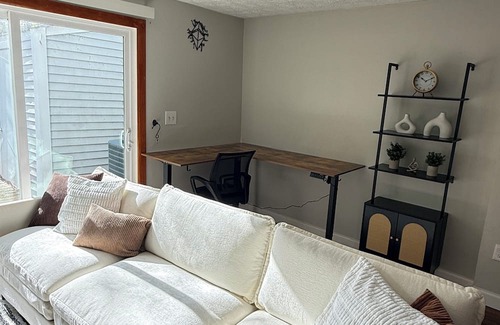 Perry Hall Casa | Stay a While - Stylish & Comfortable 2 Bedroom 1.5 Bath Near White Marsh Mall
