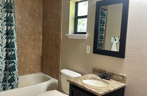 Deltona Casa | Spacious 5-bedroom house in DeBary right off i4 25 mins to Orlando and Daytona.