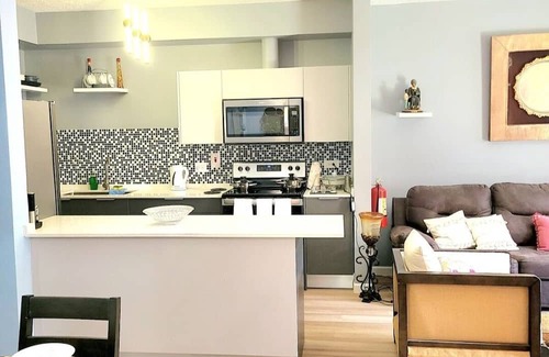 San Juan-Laventille Condominio | 3-bedroom condo in 24/7 guarded complex AC, WiFi, 2 Pools, Gym