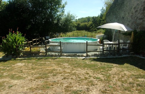 Saint-Pierre-du-Chemin Casa | Fortified Farm 10 Berth Dormitory