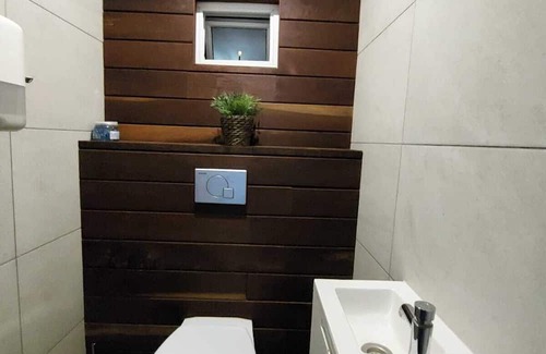 Noord Apartamento | Modern 2-Bedroom Apartment with AC & WiFi in Central Paramaribo