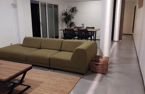 Noord Apartamento | Modern 2-Bedroom Apartment with AC & WiFi in Central Paramaribo