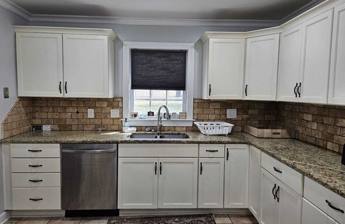Cordova Casa | Elegant 7- BR Mansion with Pool - Near Gold Course & Essentials, All King Beds.