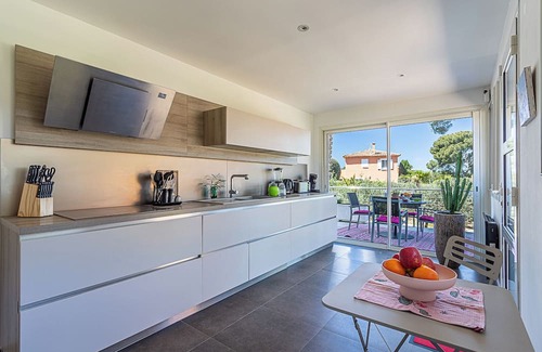Le Brusc Villa | Villa near the sea with swimming pool