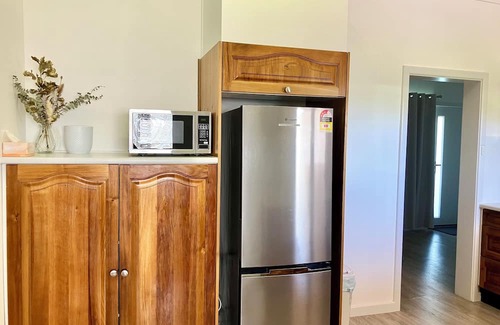 Tatiara Cama Y Desayuno | Gums N Roses B&B Quiet & Central Location. Spacious For Family & Pet Friendly🌹