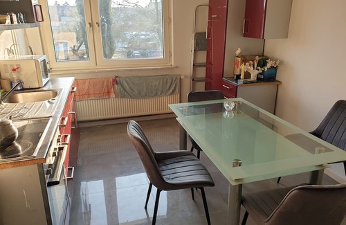 Gelsenkirchen-West Apartamento | Charming Gelsenkirchen Apartment with Central Heating
