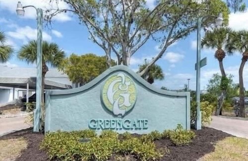 Cypress Lake Condominio | FORT MYERS GETAWAY! 2-bedroom condo with WiFi, AC